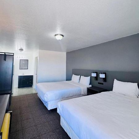 Oyo Garden Inn And Suites Pearsall I-35 East Eksteriør bilde