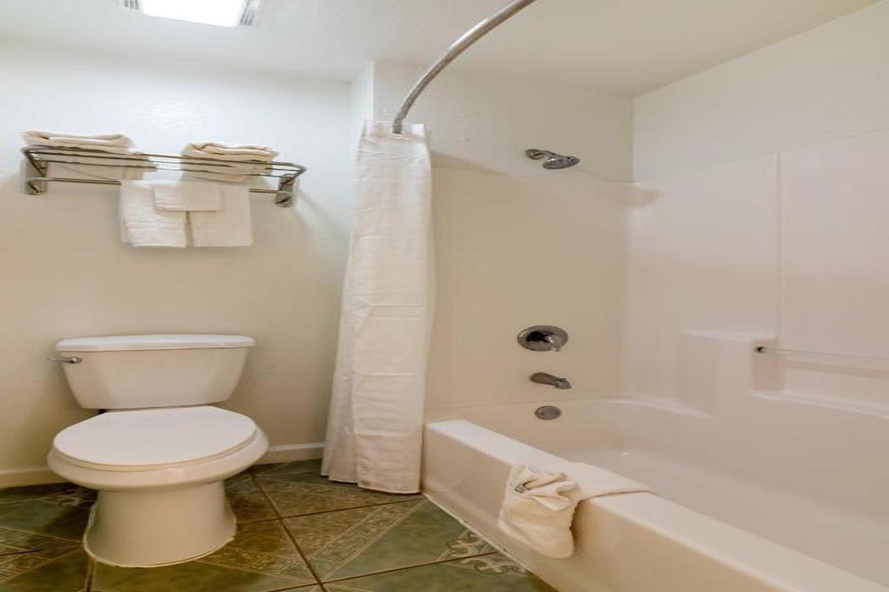Oyo Garden Inn And Suites Pearsall I-35 East Eksteriør bilde