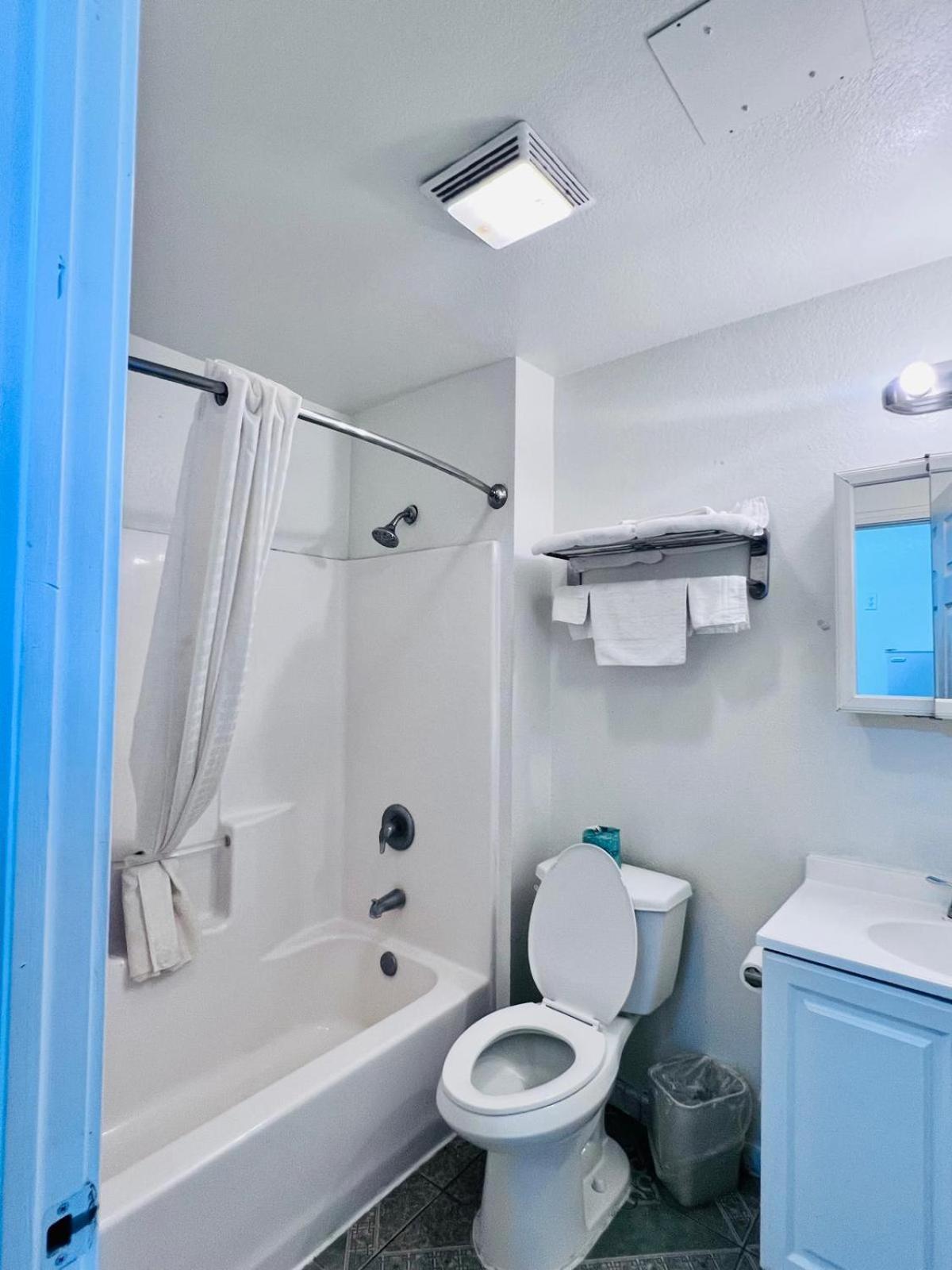 Oyo Garden Inn And Suites Pearsall I-35 East Eksteriør bilde