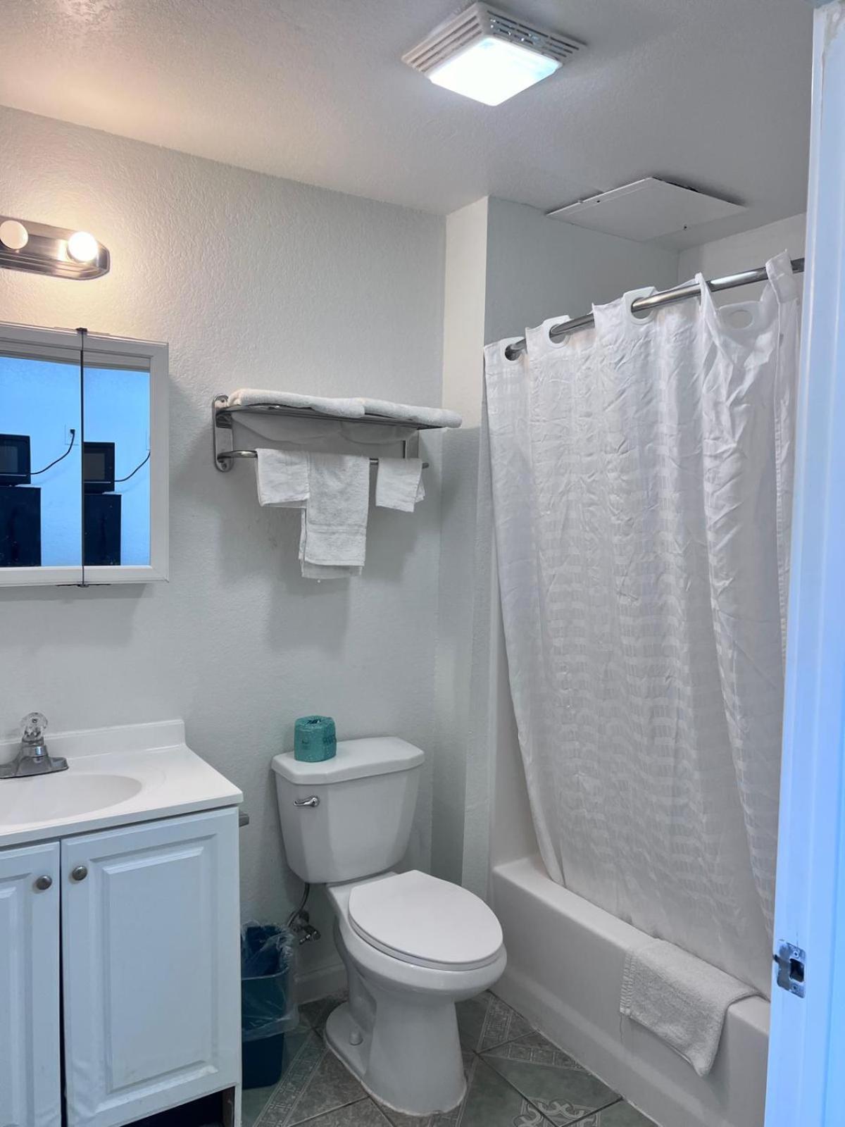 Oyo Garden Inn And Suites Pearsall I-35 East Eksteriør bilde