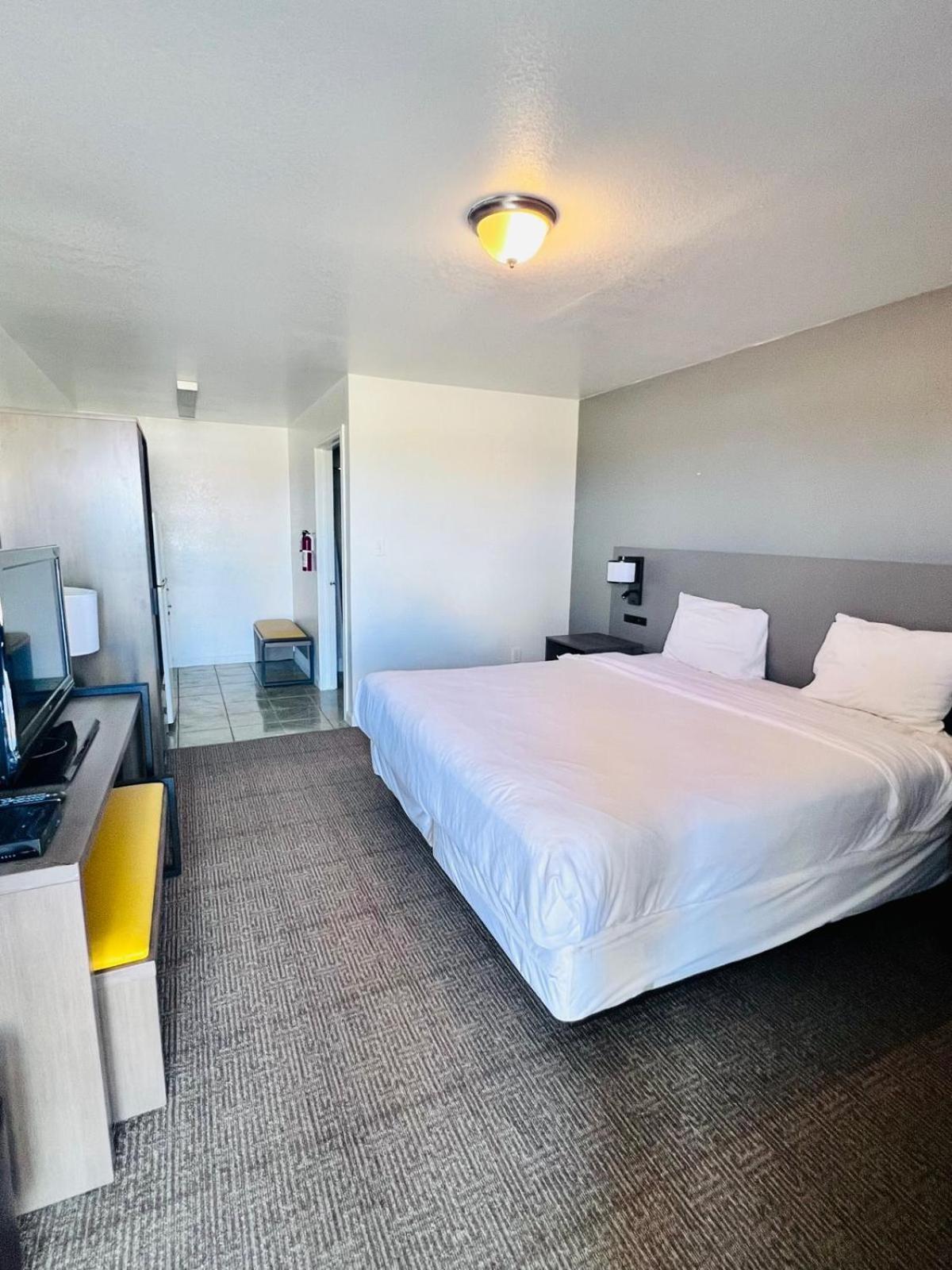 Oyo Garden Inn And Suites Pearsall I-35 East Eksteriør bilde