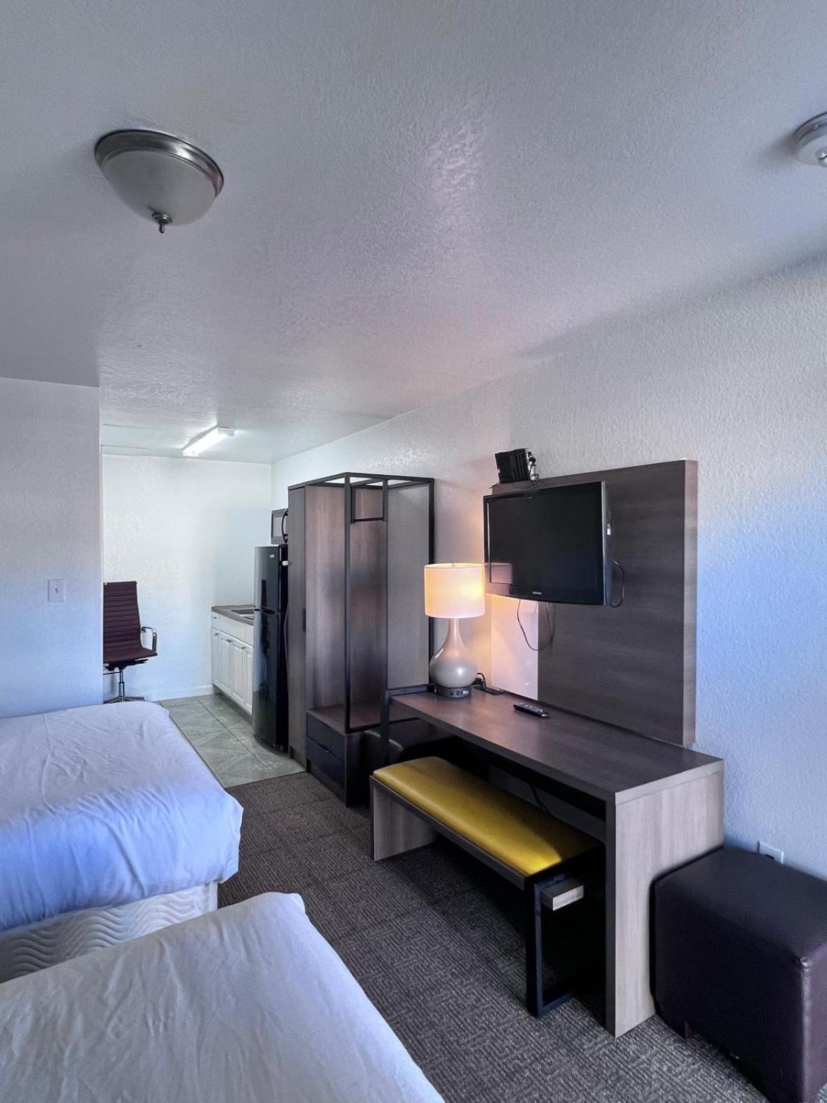 Oyo Garden Inn And Suites Pearsall I-35 East Eksteriør bilde